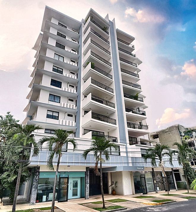 Amelia, a 45-unit mid-market tower with ground-floor retail in Panama City